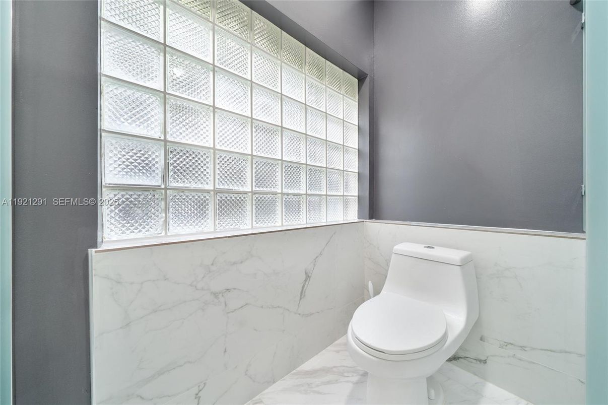 Bathroom, Interior, Marble, Marble Walls