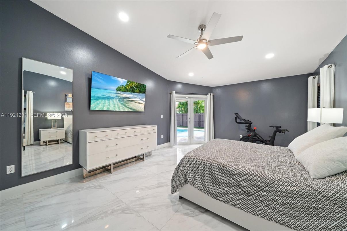 Bedroom, Fitness Equipment, Interior, Marble, Recessed Lighting