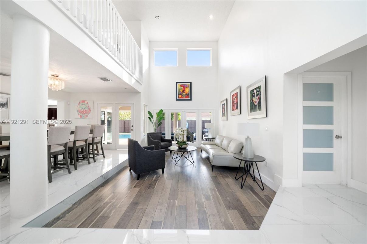 Chandelier, Dining room, Interior, Living room, Marble, Recessed Lighting, Wood Texture Flooring