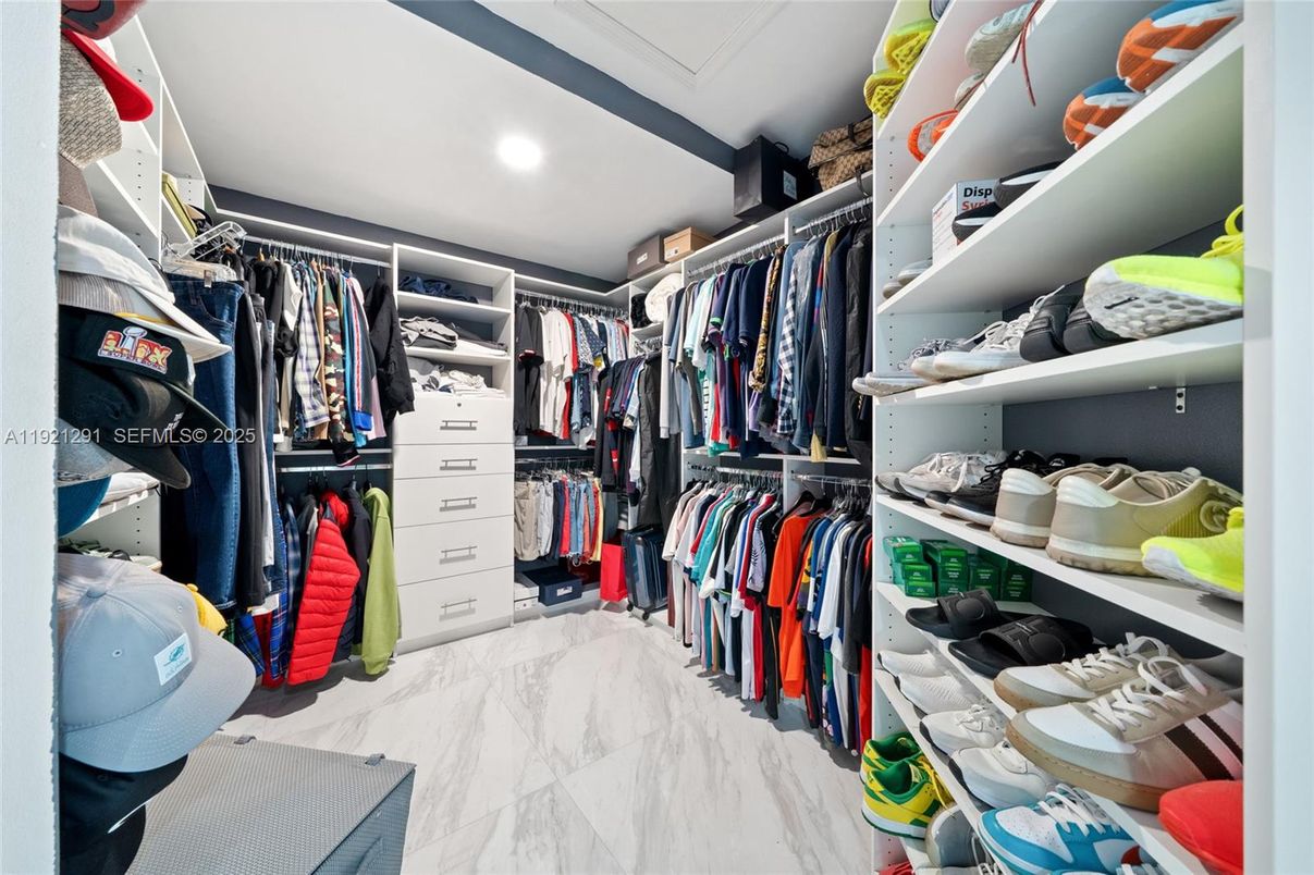 Interior, Marble, Recessed Lighting, Walk-in Closets