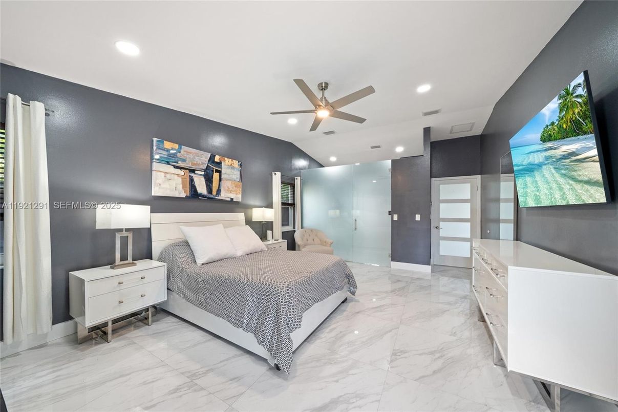 Bedroom, Interior, Marble, Recessed Lighting