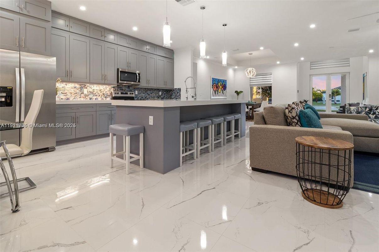 Interior, Kitchen, Living room, Marble, Pendant Lights, Recessed Lighting, Stainless Steel Appliances