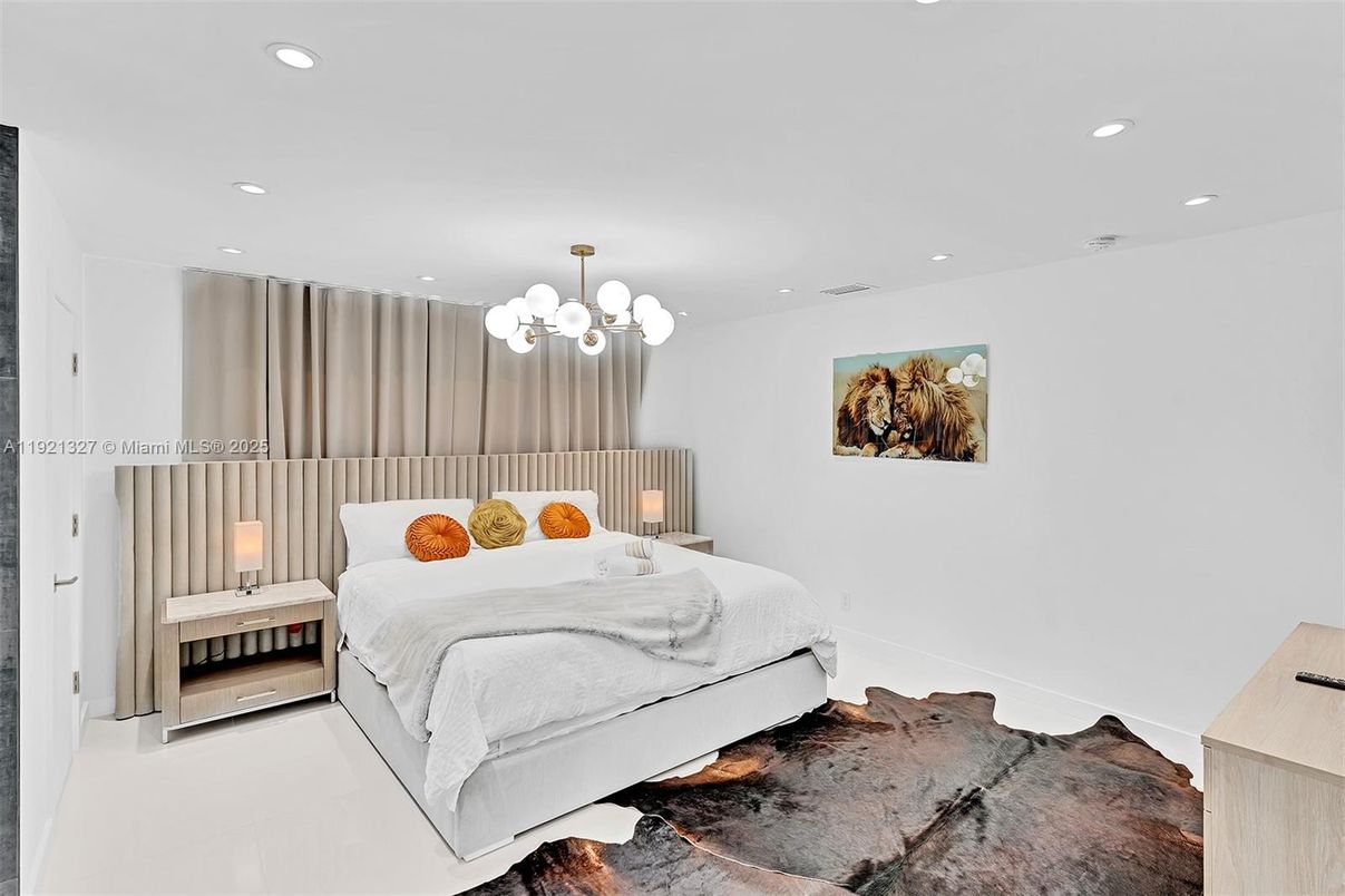 Bedroom, Interior, Recessed Lighting