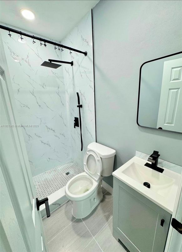 Bathroom, Interior, Marble Walls, Recessed Lighting