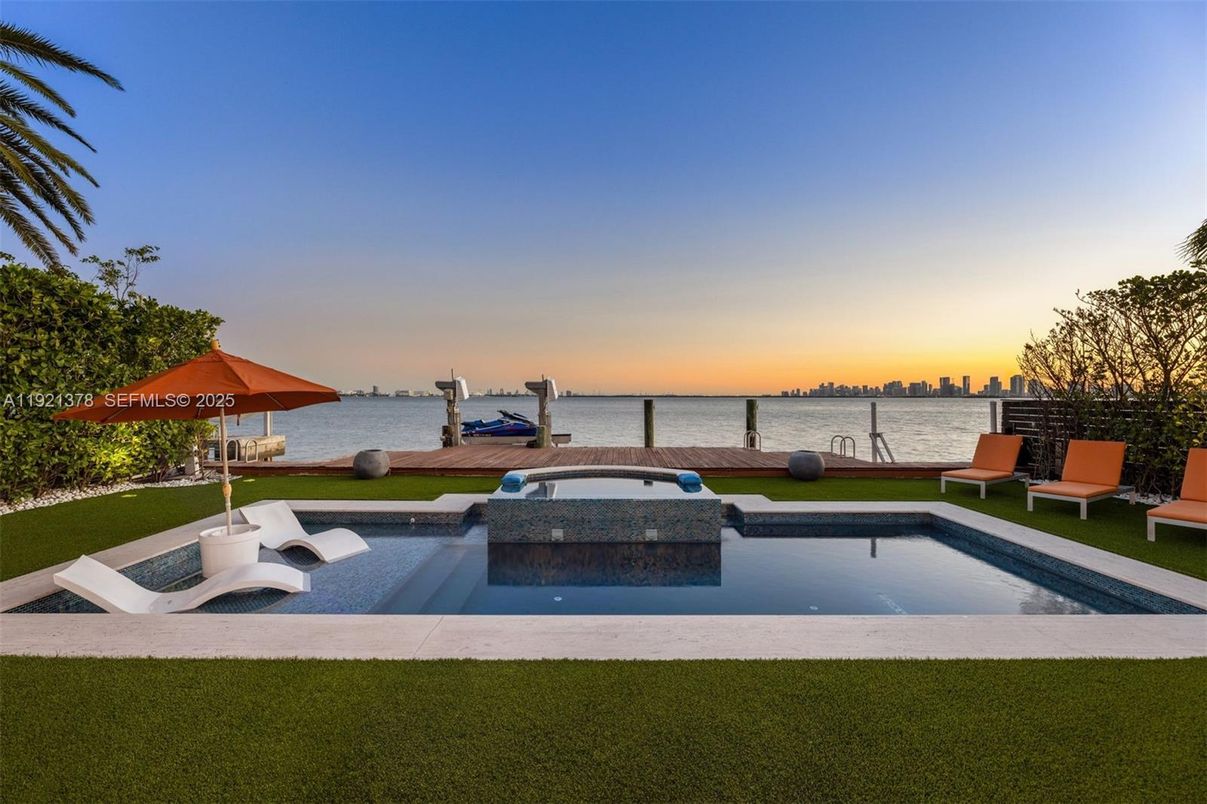 Exterior, Pool, Water