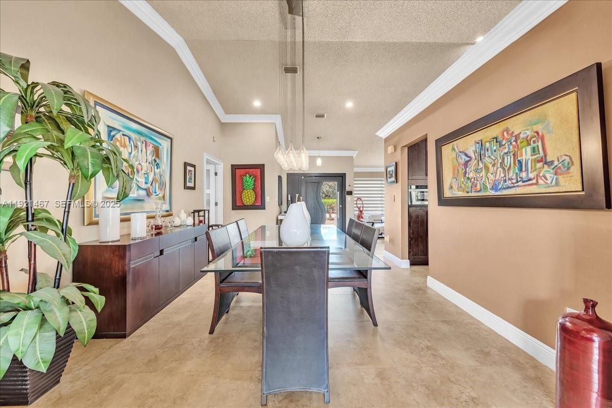 Dining room, Interior, Pendant Lights, Recessed Lighting