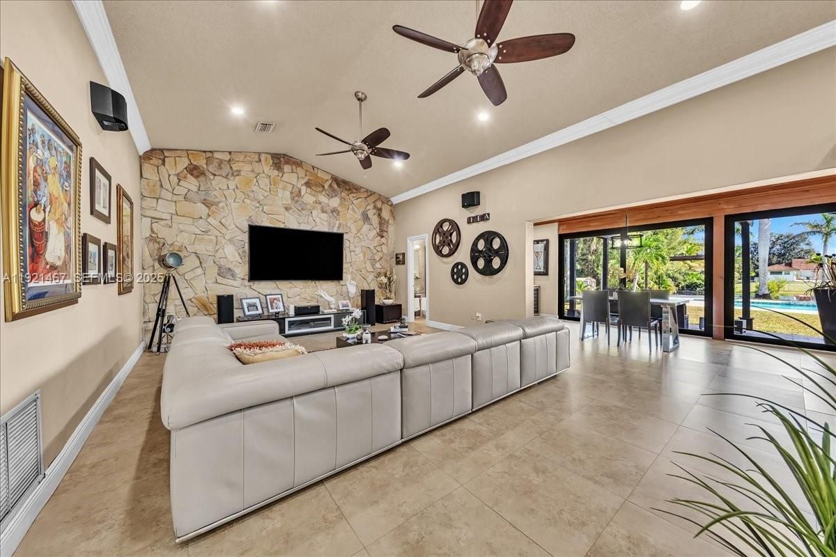 Dining room, Interior, Living room, Recessed Lighting, Stone Walls