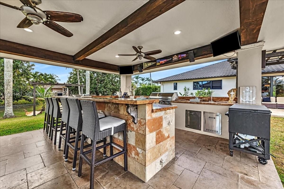 Exterior, Outdoor Kitchen, Recessed Lighting