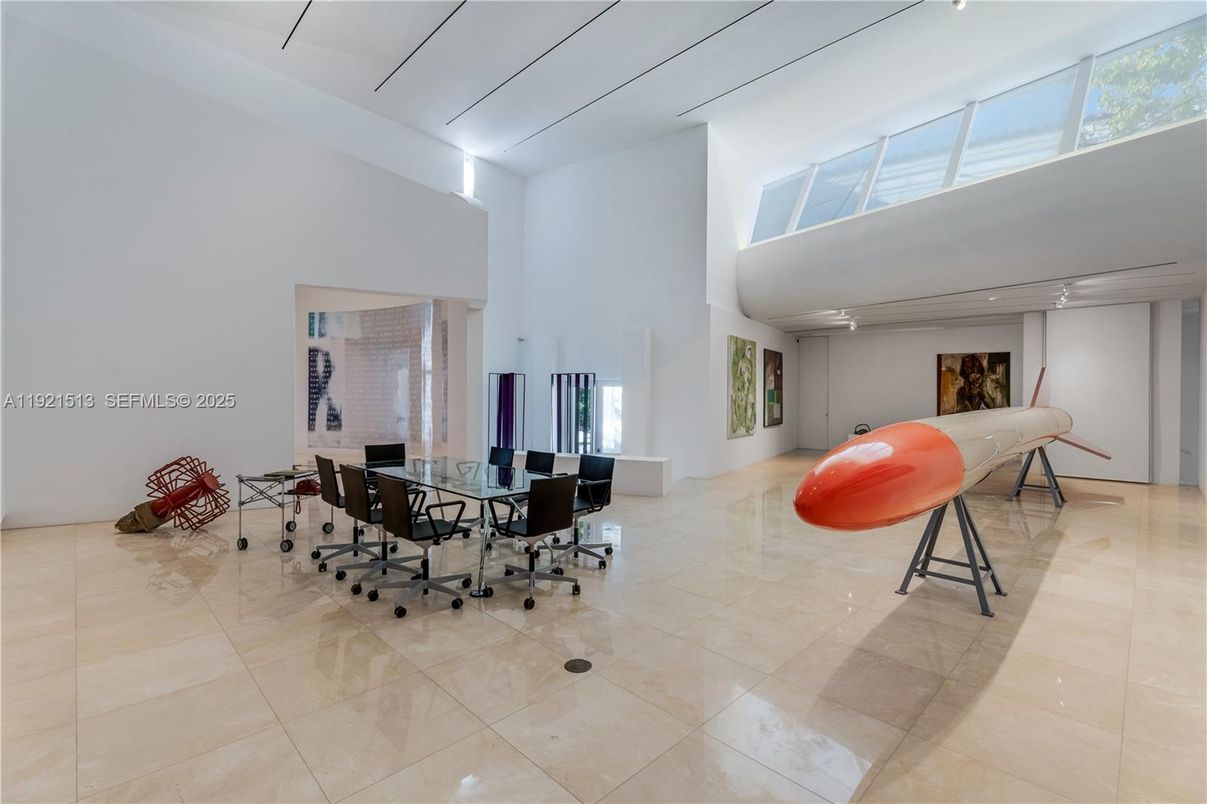 Dining room, Interior