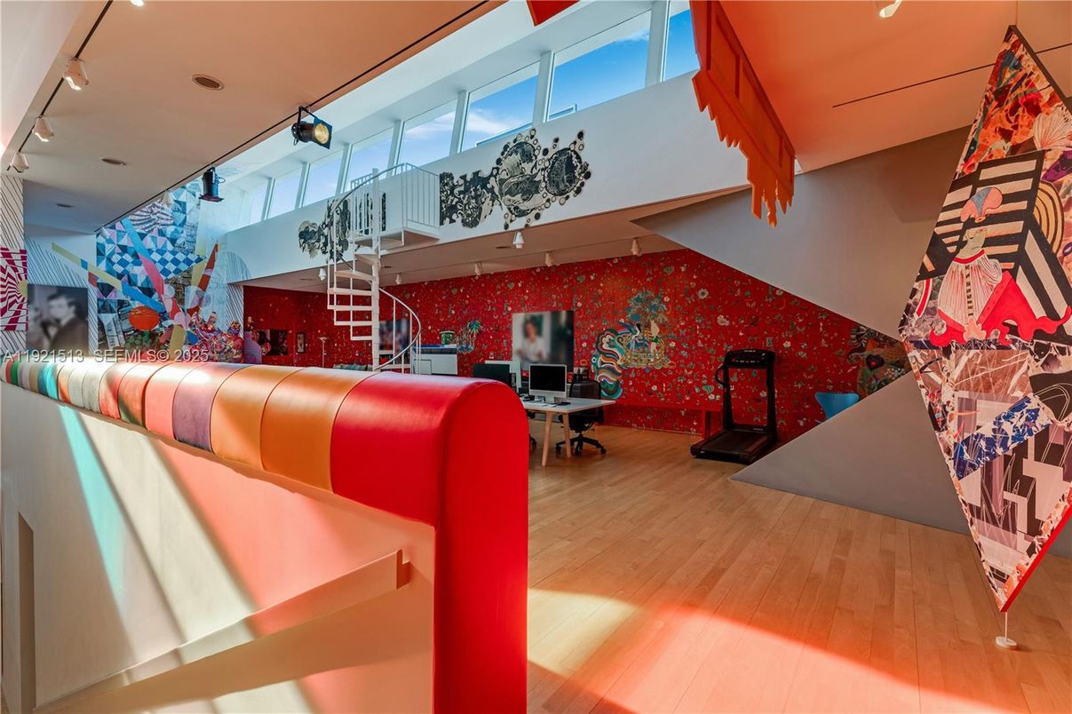 Interior, Recessed Lighting, Wood Texture Flooring