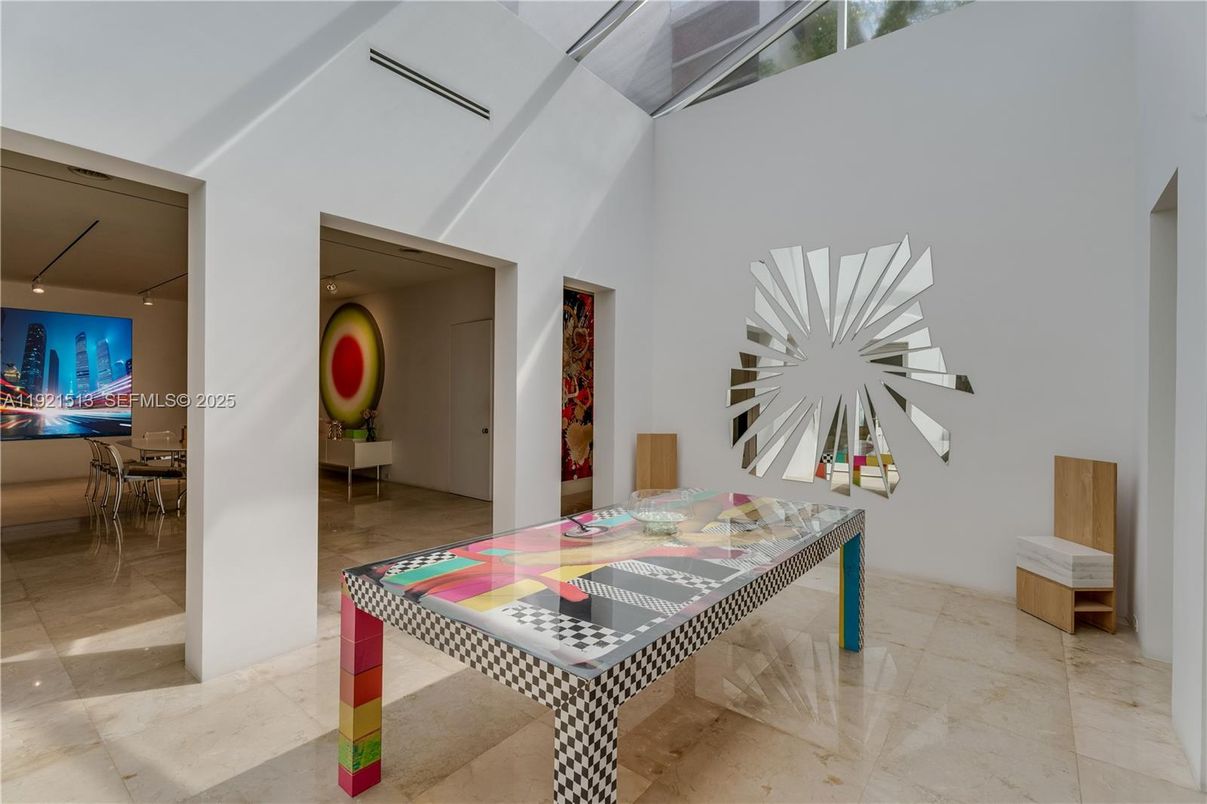 Dining room, Interior