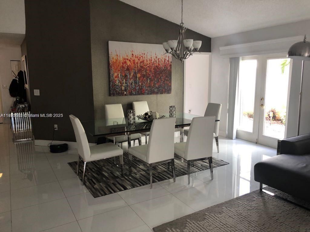 Chandelier, Dining room, Interior