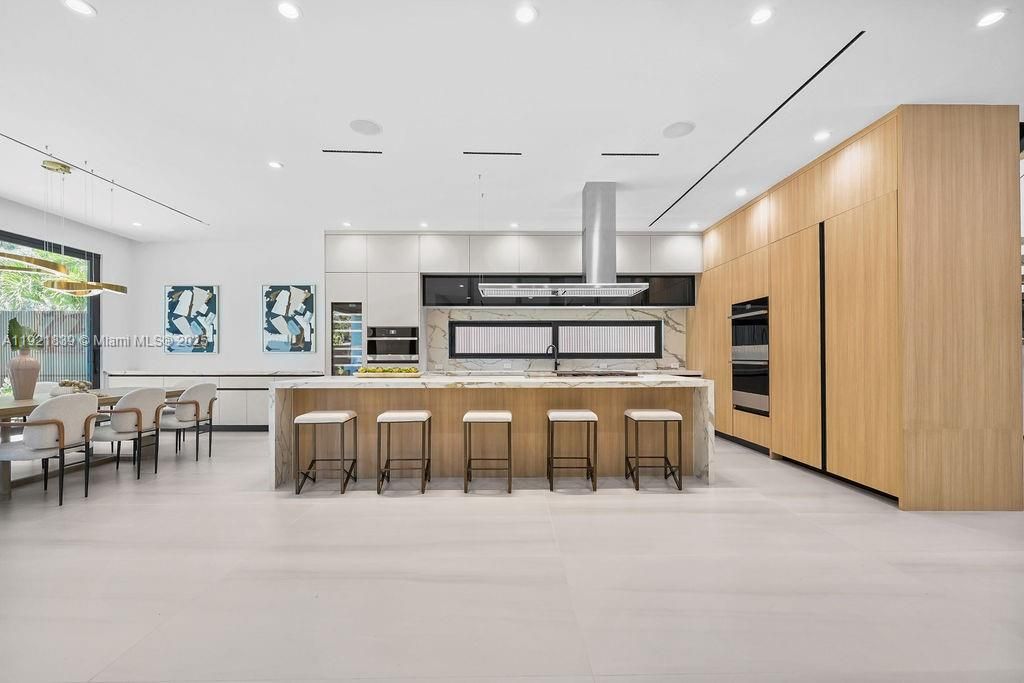 Dining room, Interior, Kitchen, Pendant Lights, Recessed Lighting, Stainless Steel Appliances