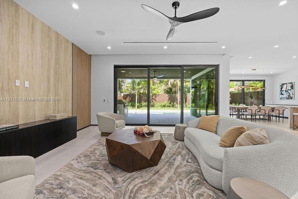 Dining room, Interior, Living room, Recessed Lighting