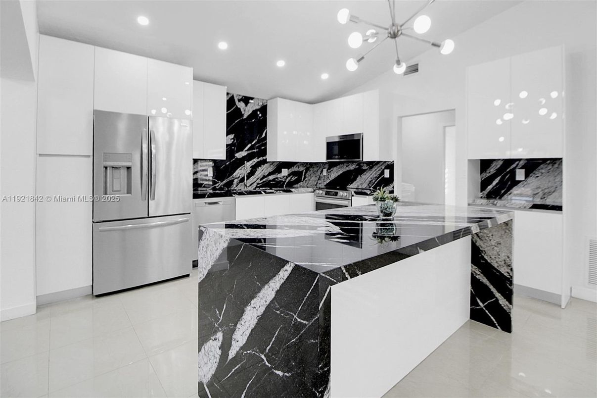 Interior, Kitchen, Pendant Lights, Recessed Lighting, Stainless Steel Appliances