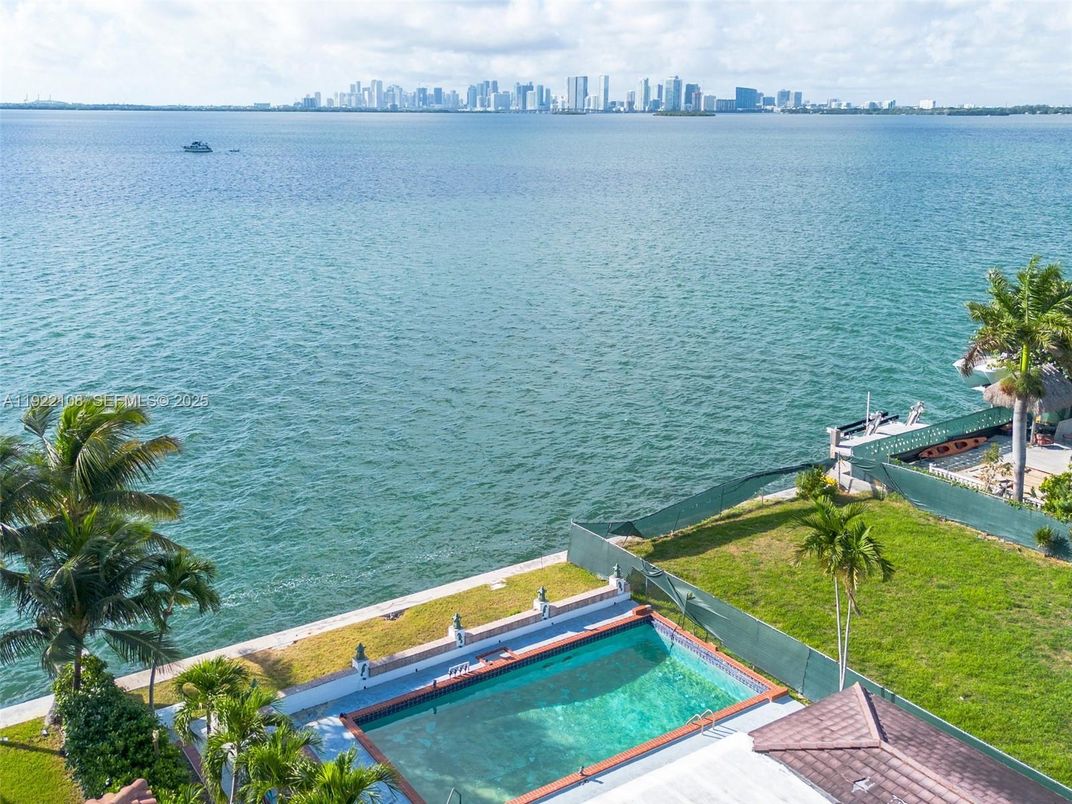 Exterior, Pool, Water