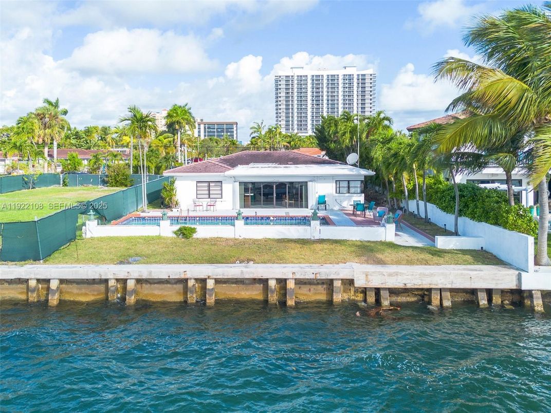 Exterior, Pool, Solar Panels