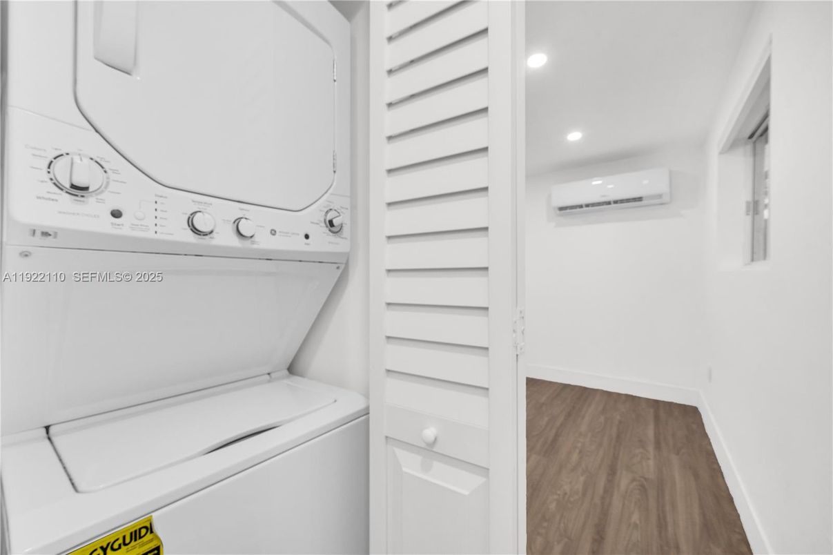 Interior, Recessed Lighting, Utility Closets, Washer, Wood Texture Flooring