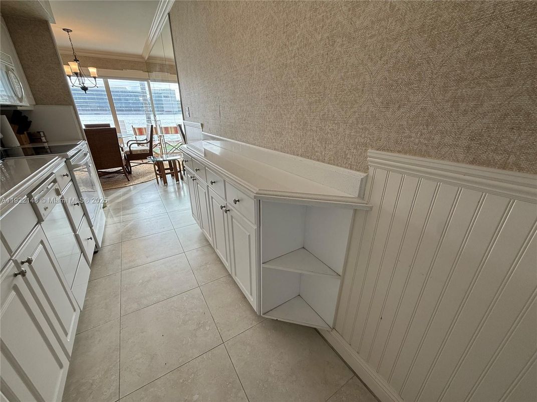 Chandelier, Dining room, Interior