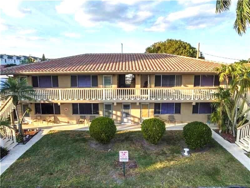 Backyard, Exterior, Facade, Mediterranean