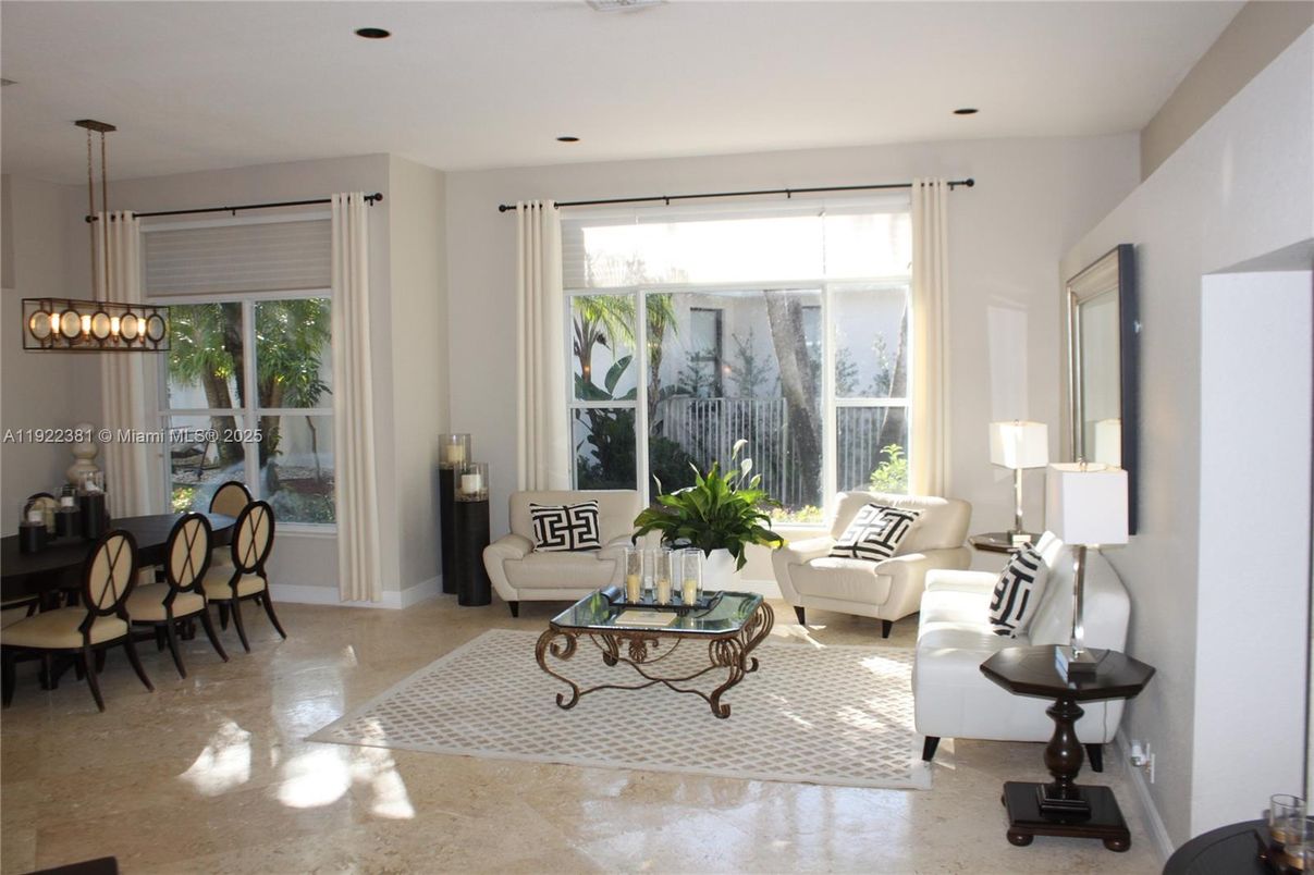 Dining room, Interior, Living room, Pendant Lights, Recessed Lighting