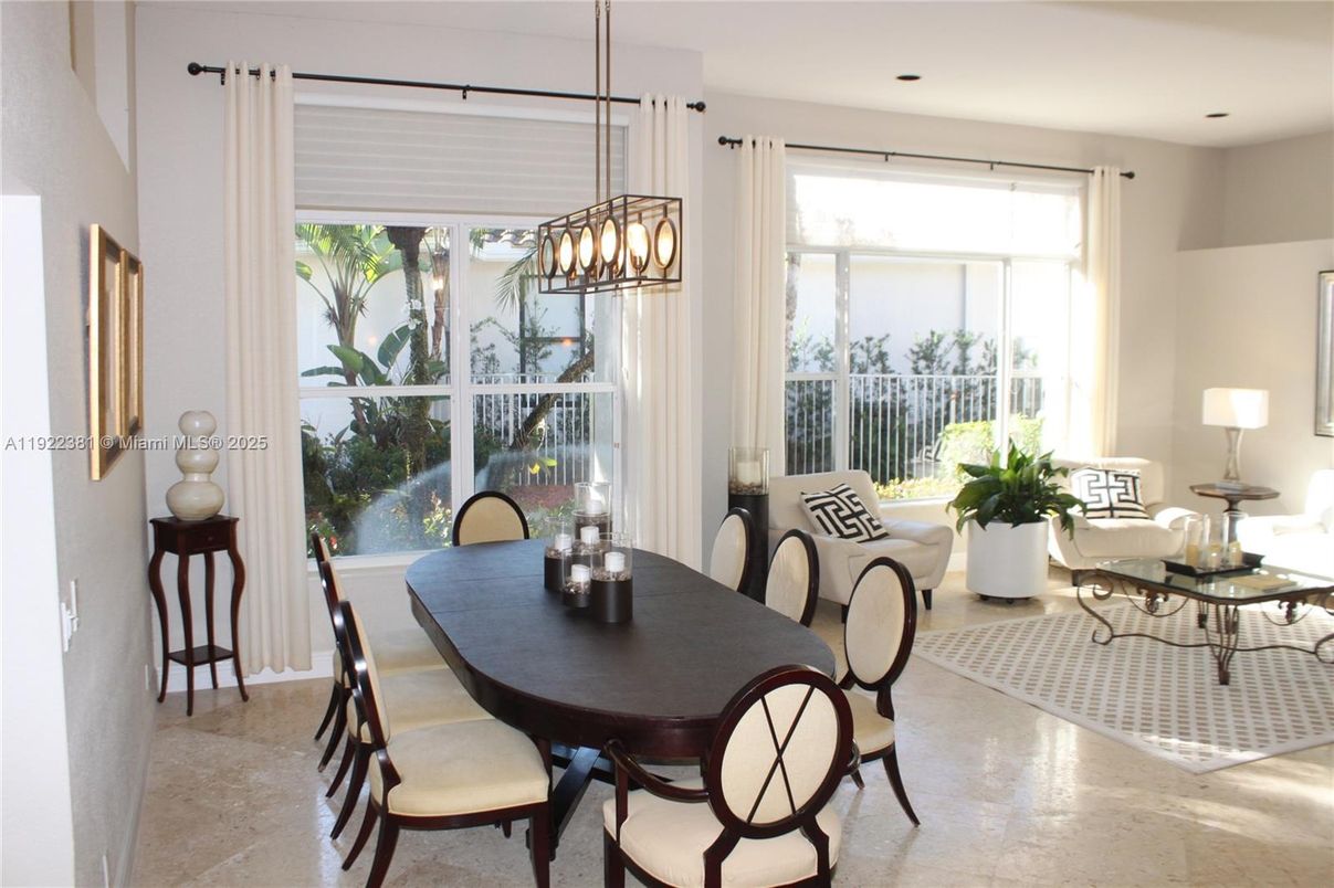 Dining room, Interior, Pendant Lights