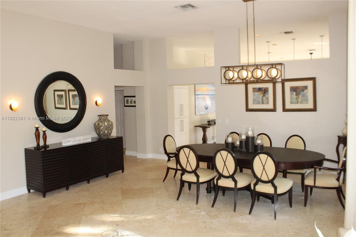 Dining room, Interior, Pendant Lights