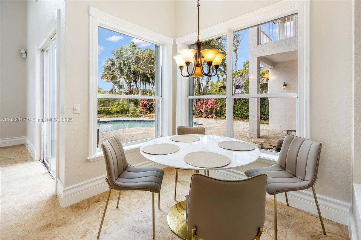 Chandelier, Dining room, Interior, Pendant Lights