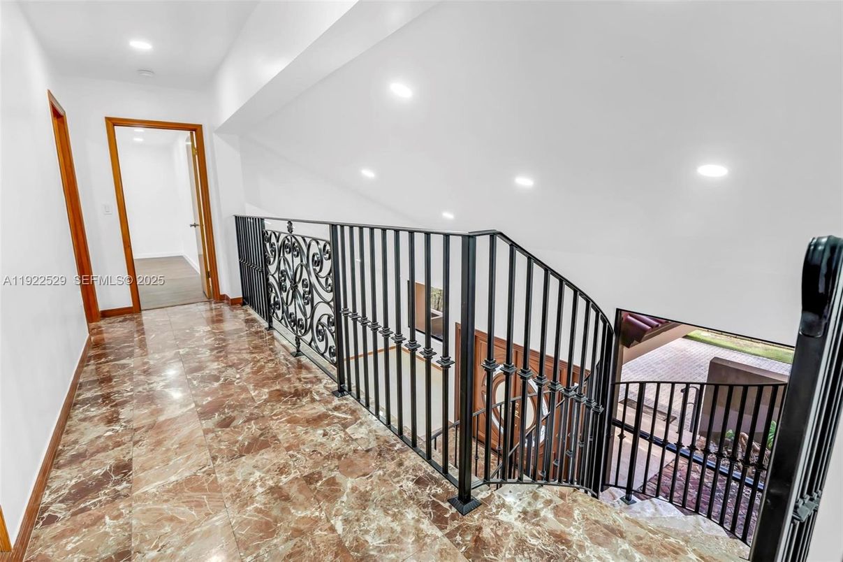 Interior, Recessed Lighting