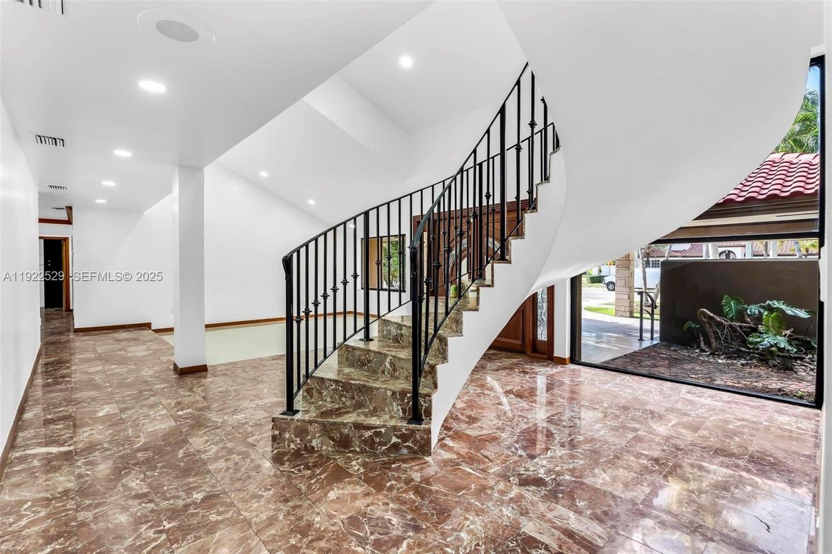 Interior, Recessed Lighting