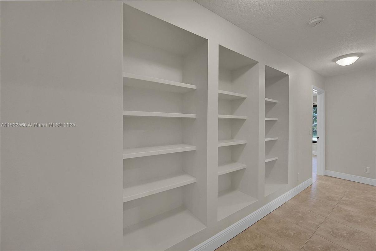 Interior, Walk-in Closets