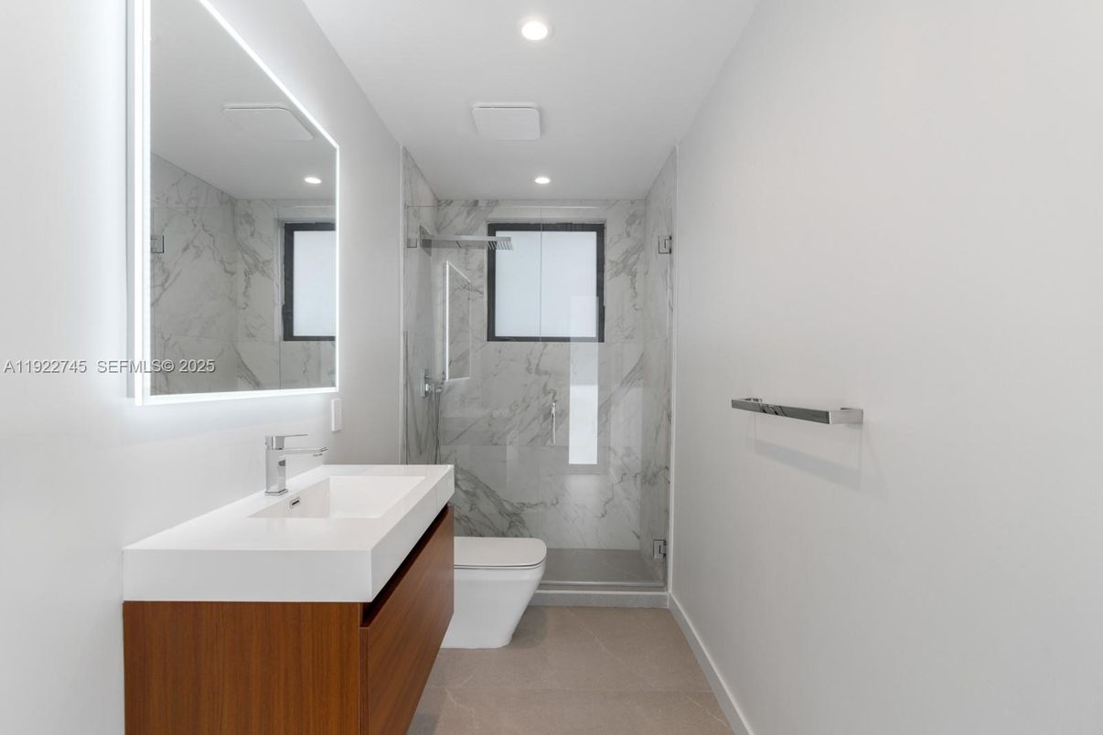 Bathroom, Interior, Marble Walls, Recessed Lighting