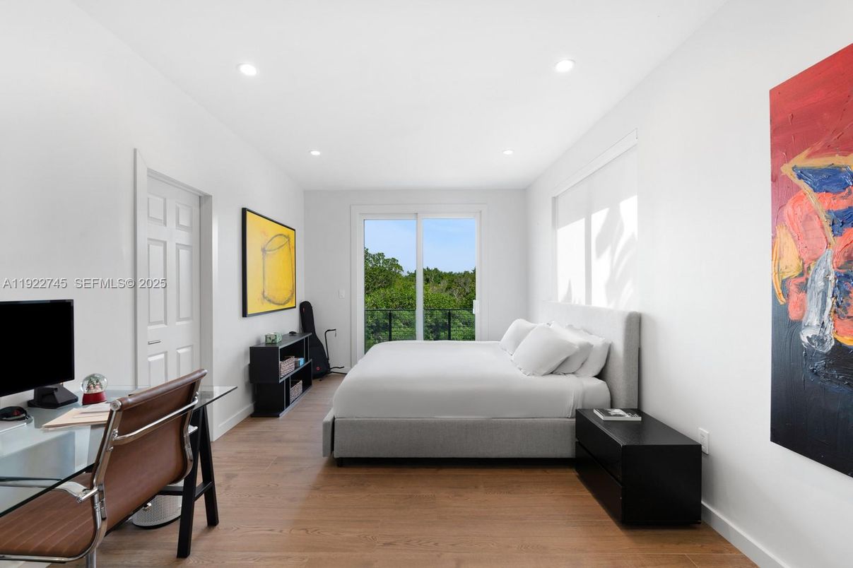 Bedroom, Home Office, Interior, Recessed Lighting, Wood Texture Flooring