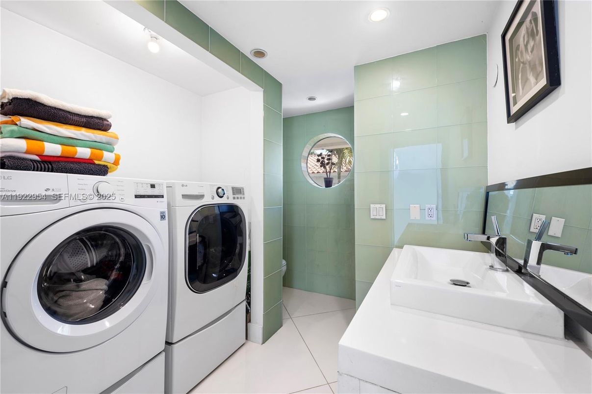 Interior, Recessed Lighting, Washer