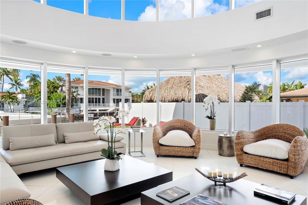 Interior, Living room, Recessed Lighting, Water