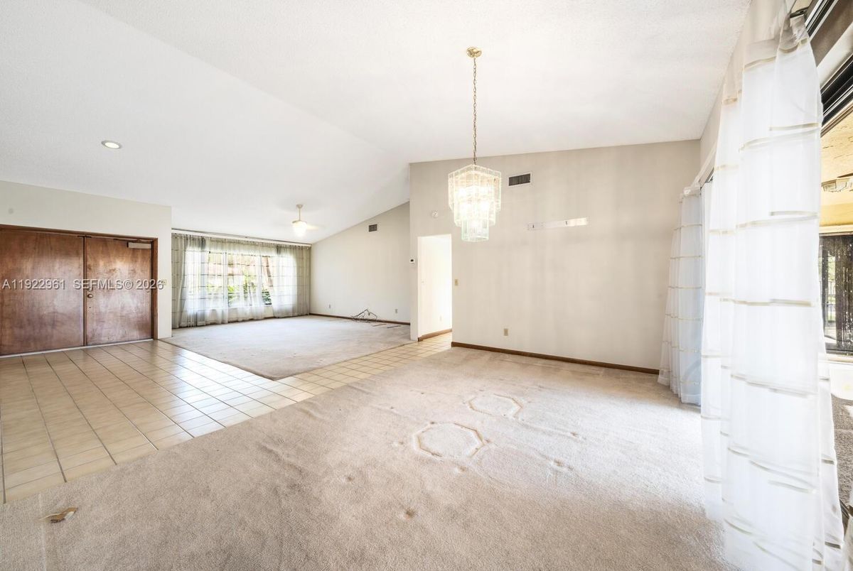 Chandelier, Empty room, Interior, Pendant Lights