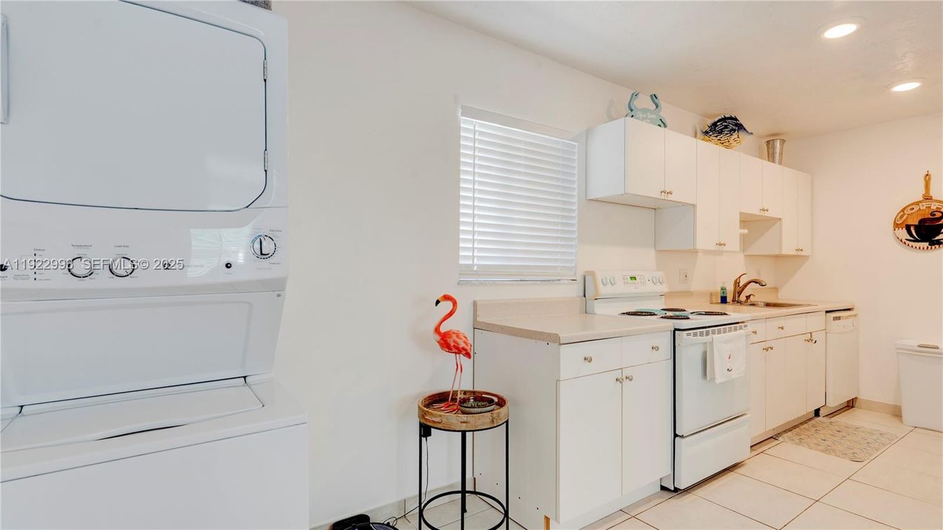 Interior, Kitchen, Recessed Lighting, Utility Closets, Washer