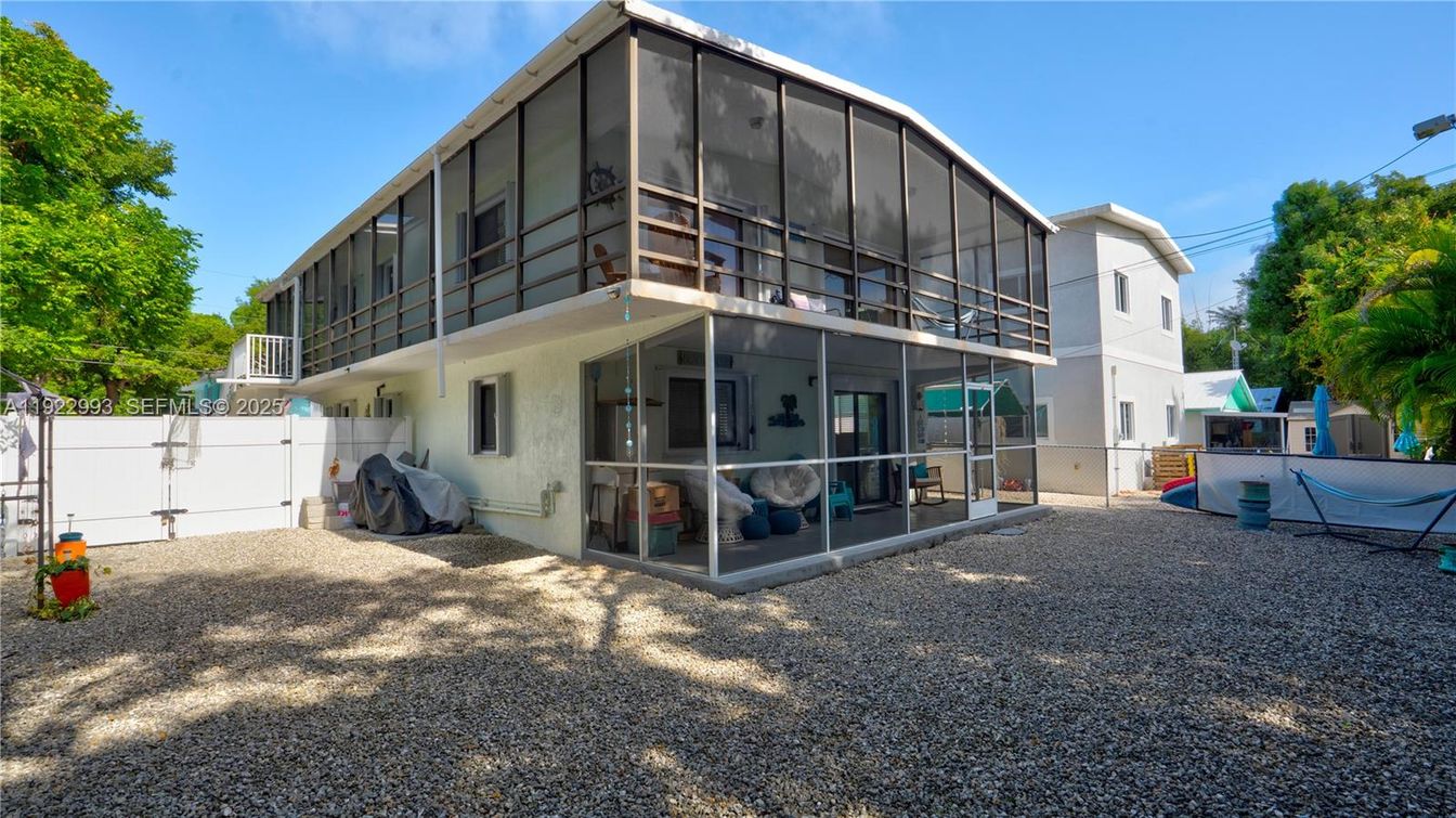 Backyard, Exterior, Facade, Modern