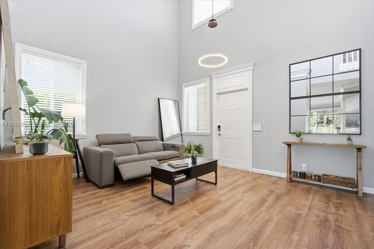 Interior, Living room, Pendant Lights, Wood Texture Flooring