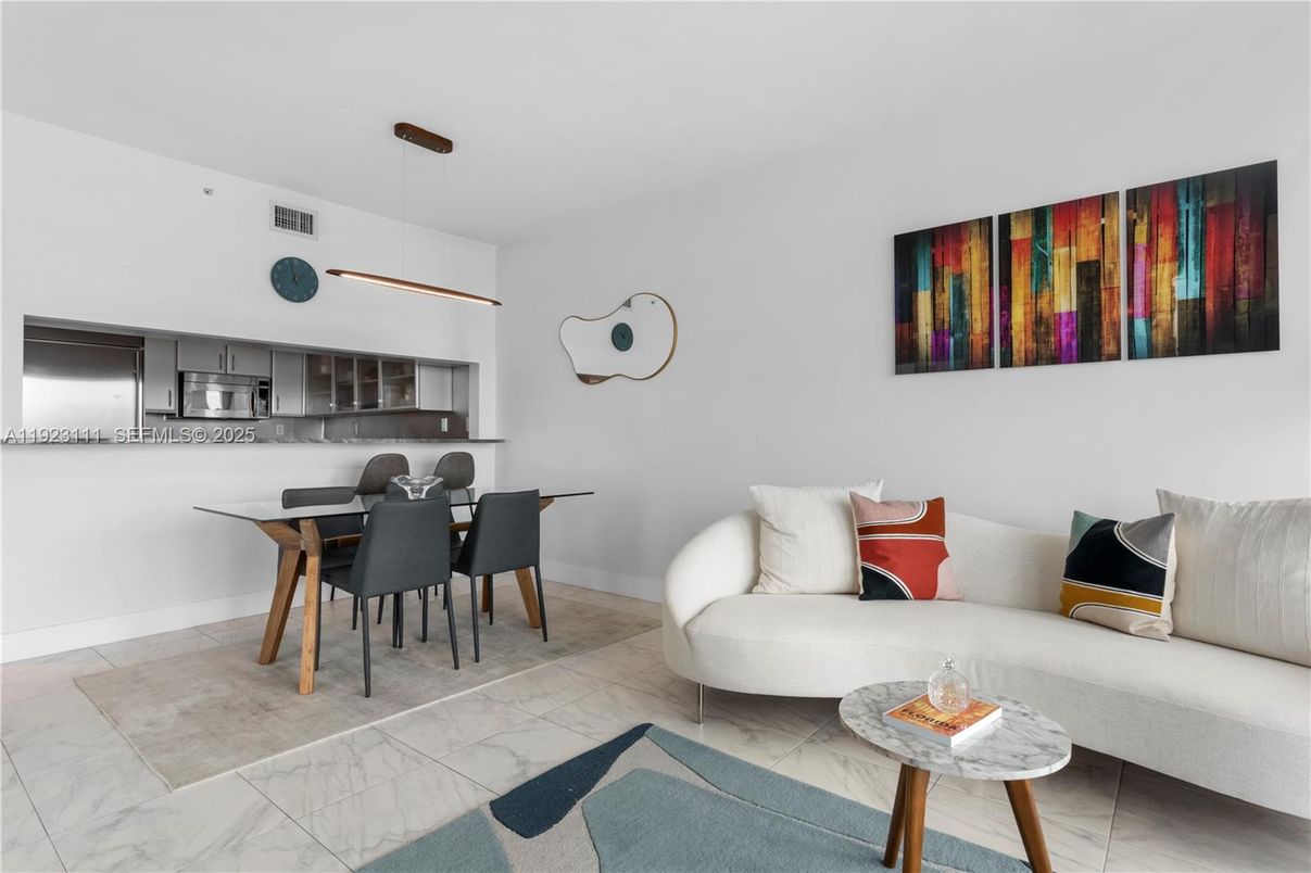 Dining room, Interior, Kitchen, Living room, Marble, Pendant Lights