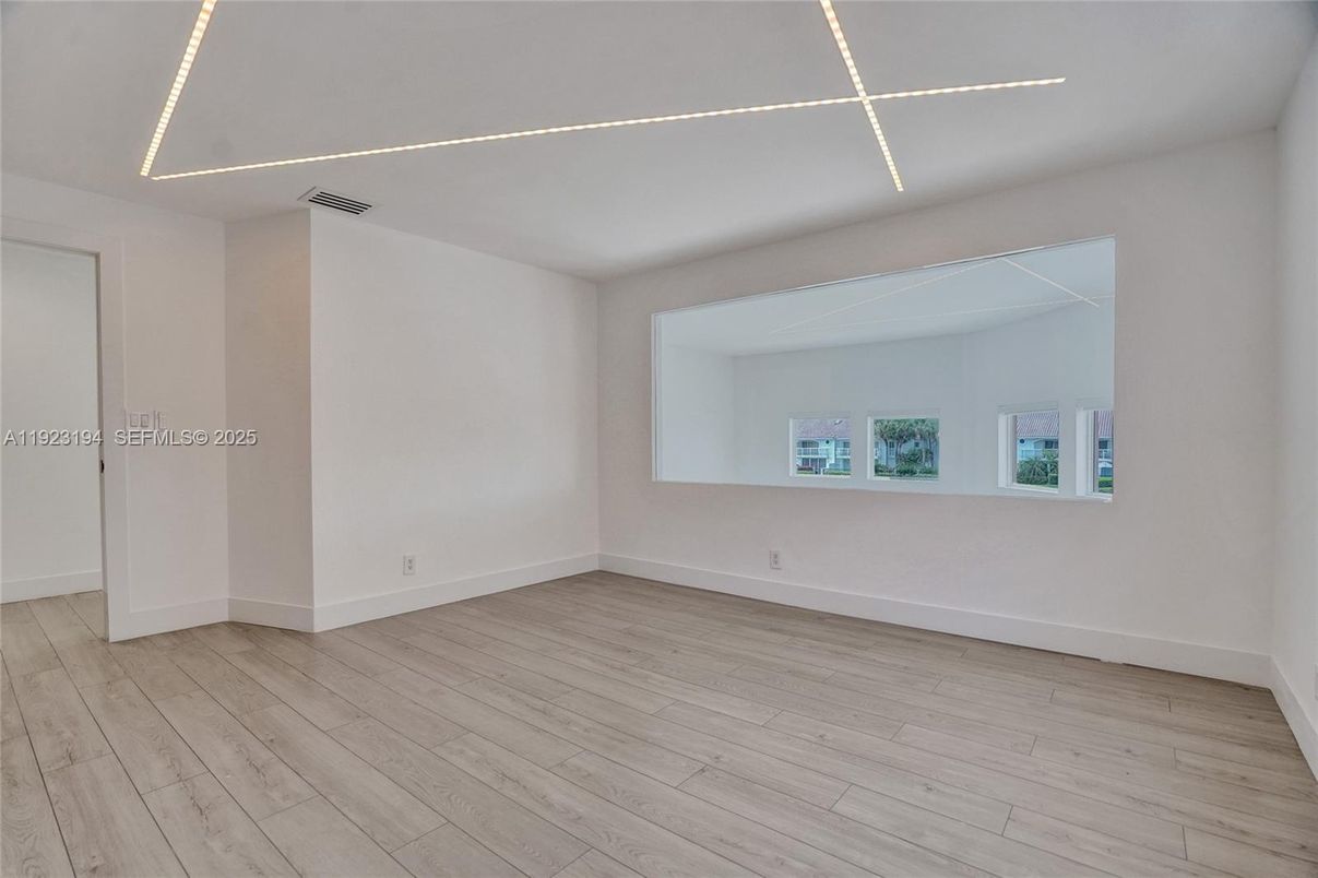 Empty room, Interior, Recessed Lighting, Wood Texture Flooring