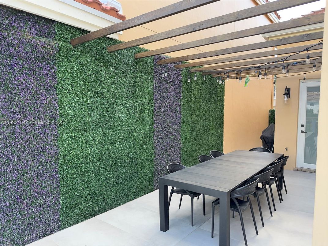 Exterior, Wooden Beams