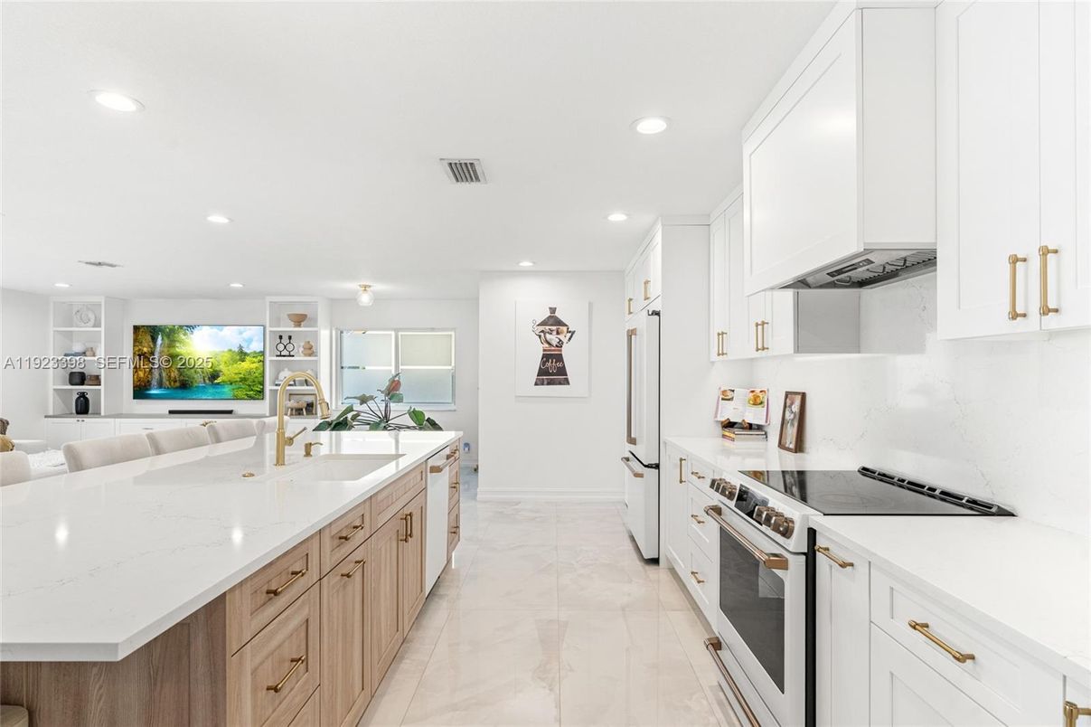 Interior, Kitchen, Marble, Recessed Lighting