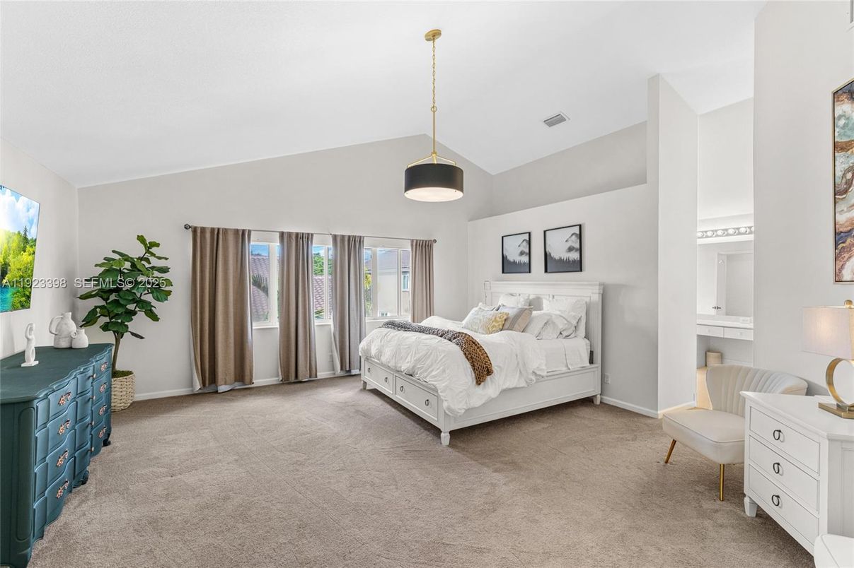 Bedroom, Interior, Pendant Lights