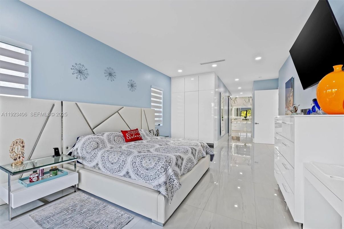 Bedroom, Interior, Recessed Lighting