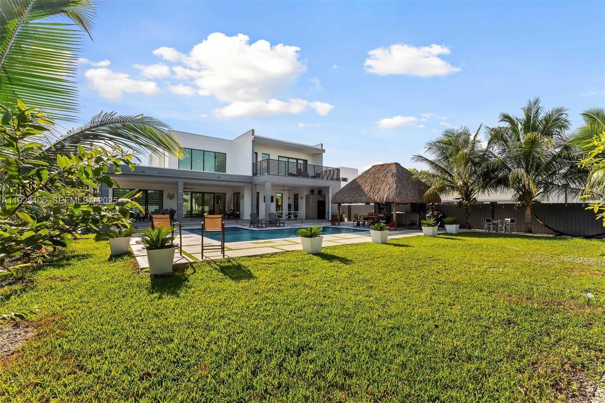 Backyard, Exterior, Pool