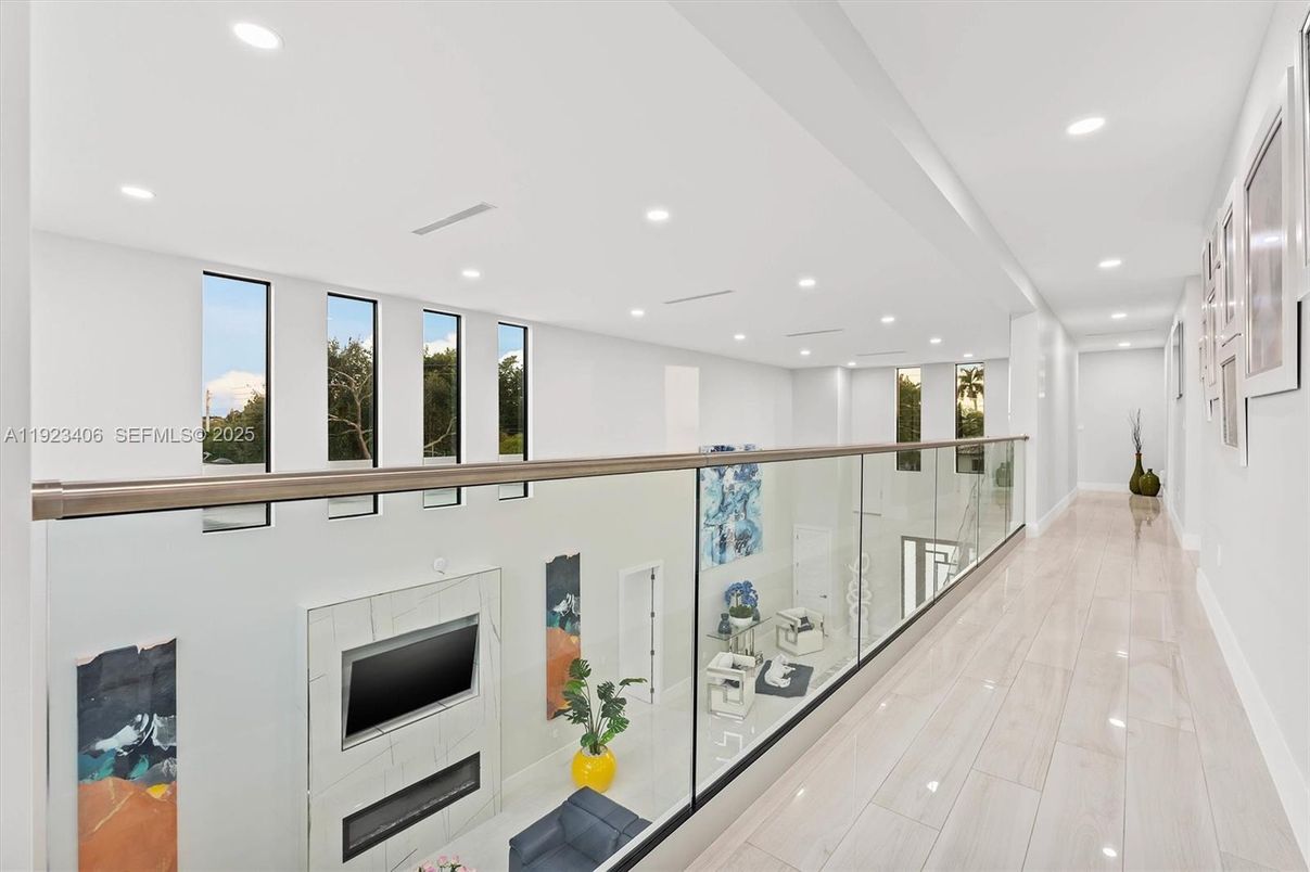 Fireplace, Interior, Recessed Lighting