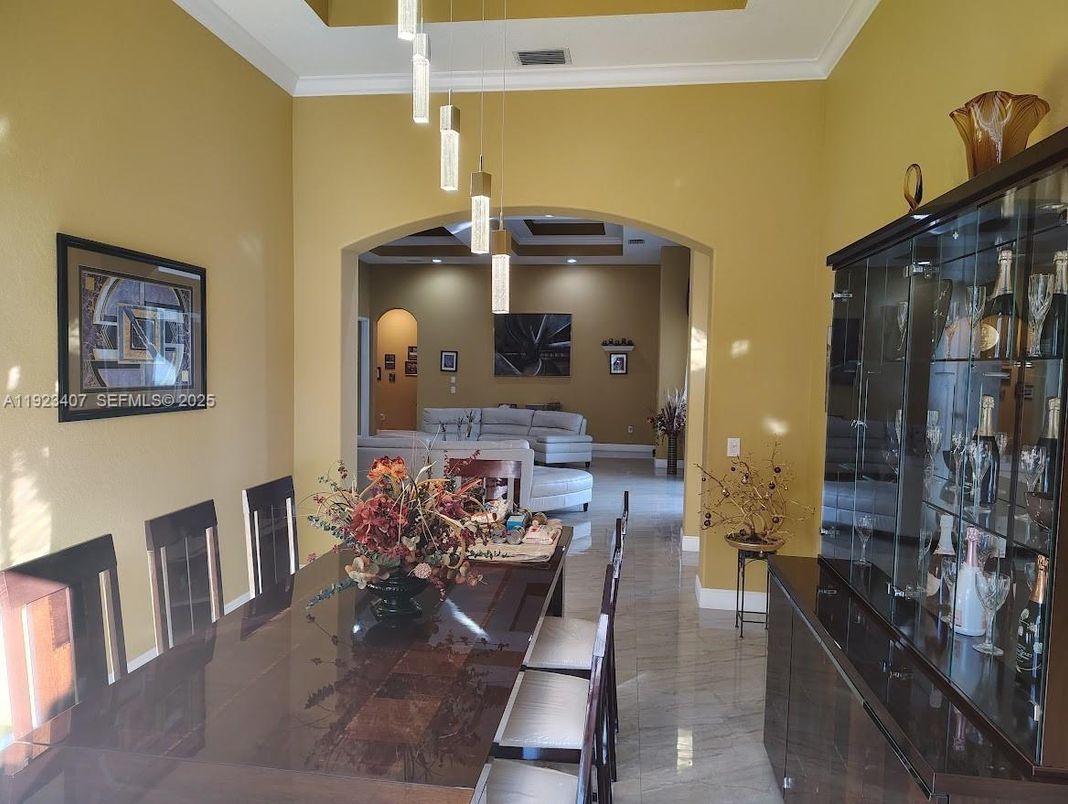 Dining room, Interior, Living room, Pendant Lights, Recessed Lighting