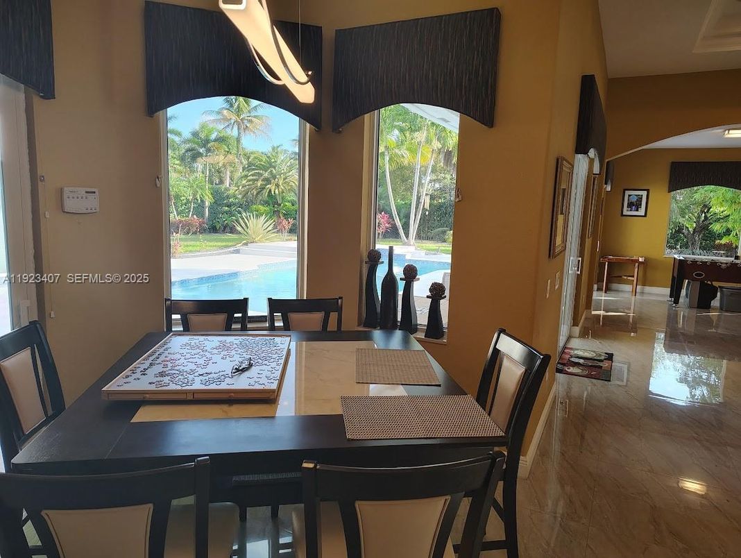Dining room, Interior, Marble