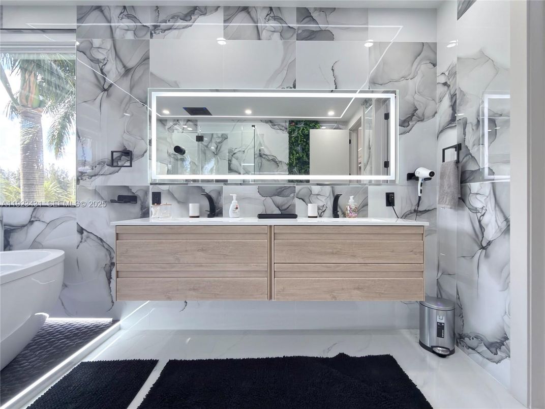 Bathroom, Interior, Marble Walls